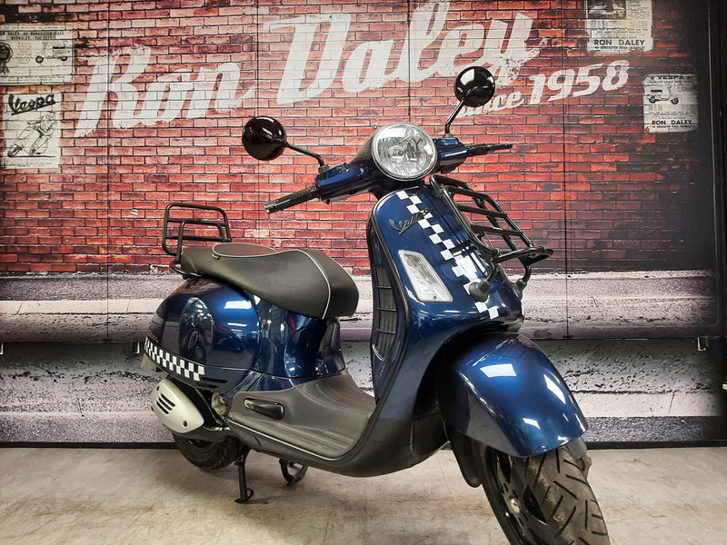 Vespa GTS300 2015 model blue