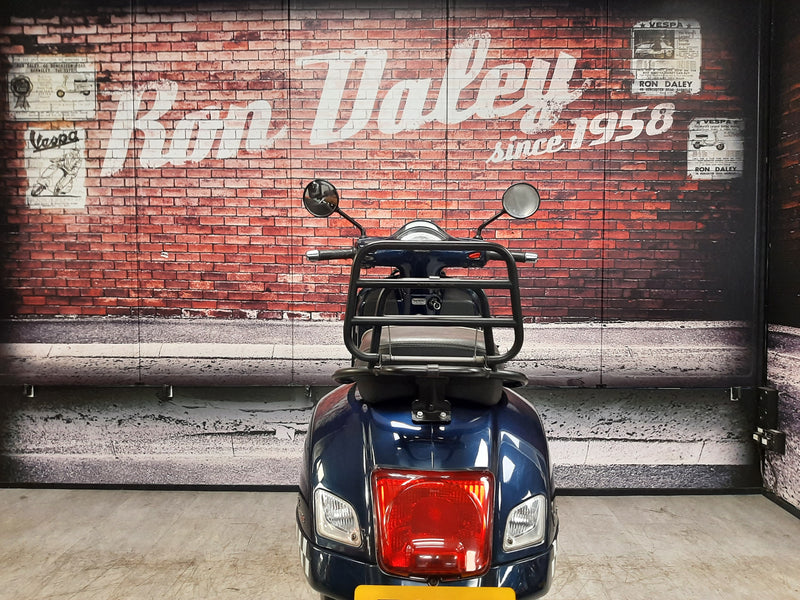 Vespa GTS300 2015 model blue