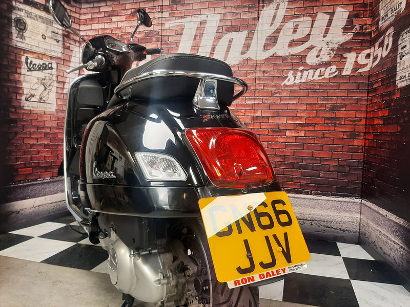 Vespa GTS 300 SUPER 2016