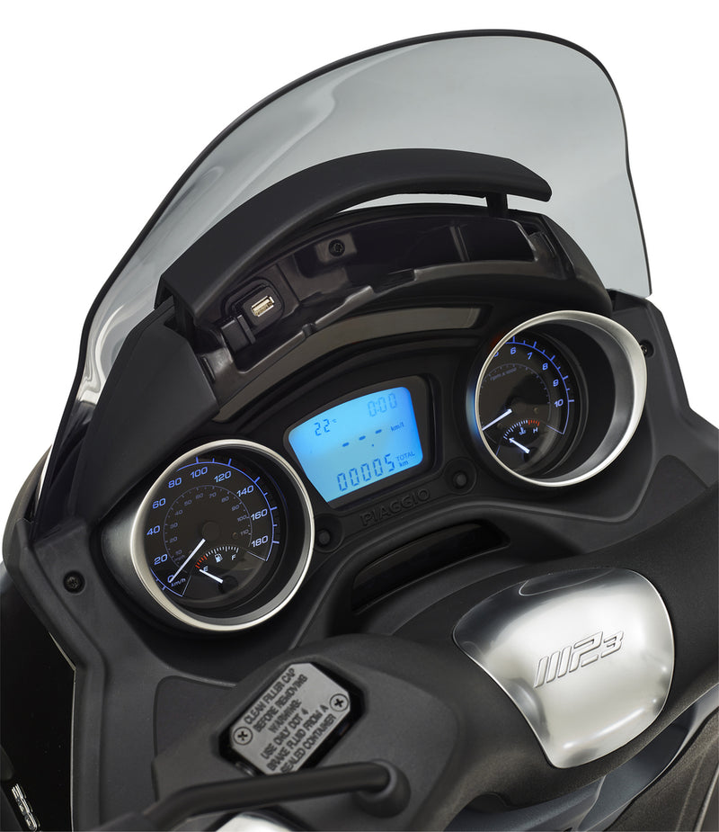 Piaggio MP3 300 HPE - Euro 5 - Nero Cosmo 2024 - £500 Saving Upon Registration